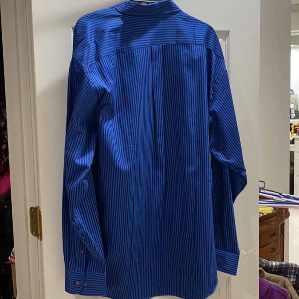Button down - Picture 4 of 4